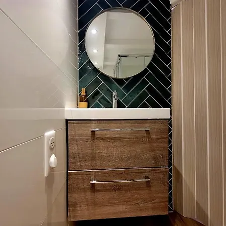 Entierement Renove Vieille Lägenhet