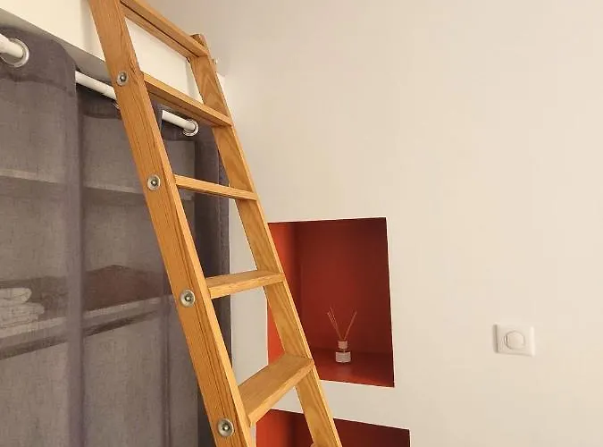 Appartement Entièrement Rénové Vieille Ajaccio (Corsica)
