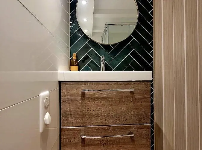 Entièrement Rénové Vieille Appartement